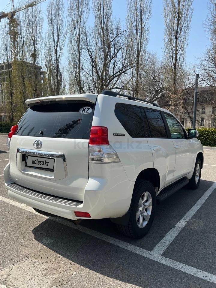 Toyota Land Cruiser Prado 2010 г.