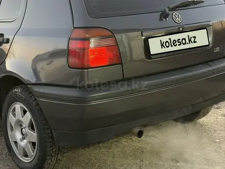 Volkswagen Golf 1993 года за 2 150 000 тг. в Актобе – фото 4