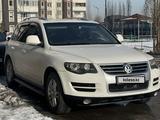 Volkswagen Touareg 2007 годаfor7 500 000 тг. в Алматы