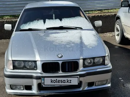 BMW 328 1996 года за 2 000 000 тг. в Астана – фото 2