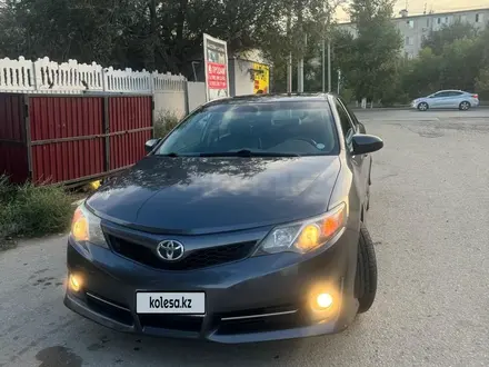 Toyota Camry 2014 года за 6 500 000 тг. в Актобе – фото 6