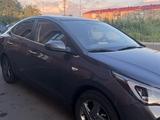 Hyundai Accent 2021 года за 8 900 000 тг. в Петропавловск – фото 2