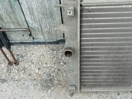 Основной радиатор охлаждения БМВ Е34 за 15 000 тг. в Семей