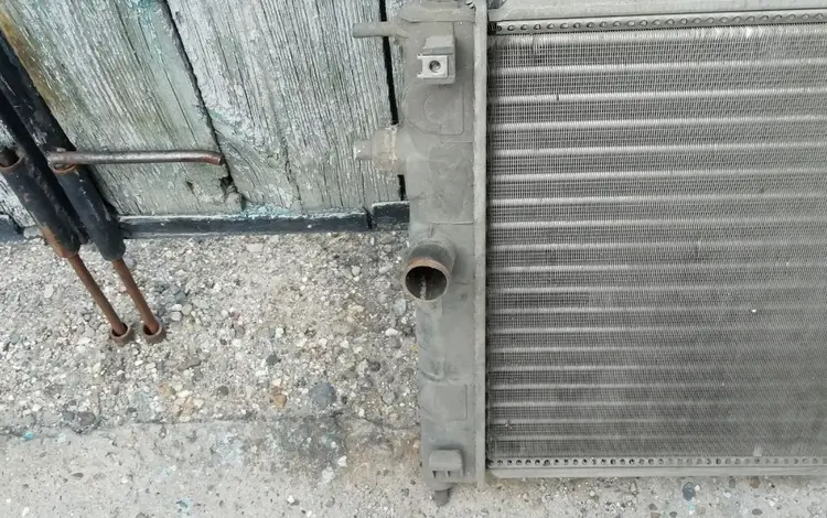 Основной радиатор охлаждения БМВ Е34үшін15 000 тг. в Семей