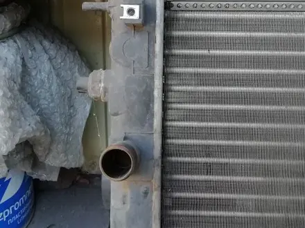 Основной радиатор охлаждения БМВ Е34 за 15 000 тг. в Семей – фото 32