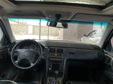 Mercedes-Benz E 320 1999 года за 4 250 000 тг. в Жанаозен – фото 4