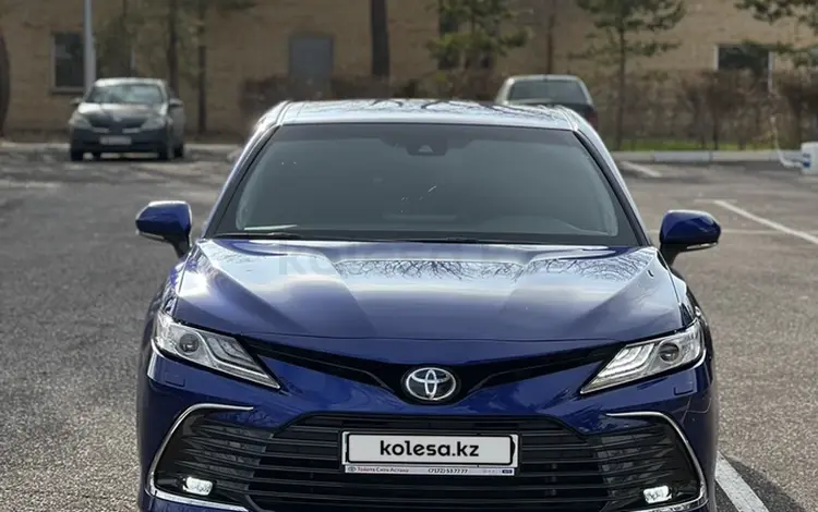 Toyota Camry 2021 года за 23 300 000 тг. в Караганда