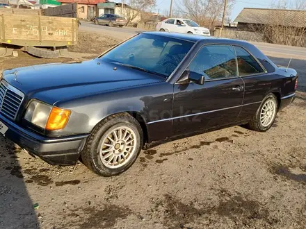 Mercedes-Benz E 230 1990 года за 1 800 000 тг. в Семей – фото 2