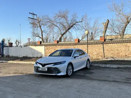 Toyota Camry 2020 года за 16 500 000 тг. в Астана