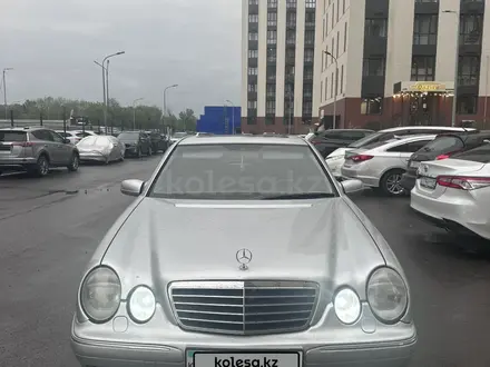 Mercedes-Benz E 320 2000 года за 4 300 000 тг. в Алматы – фото 3
