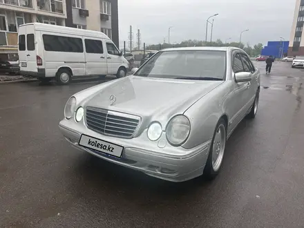 Mercedes-Benz E 320 2000 года за 4 300 000 тг. в Алматы