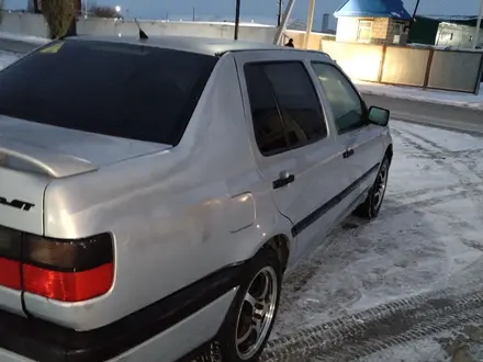 Volkswagen Vento 1994 года за 1 150 000 тг. в Актобе – фото 13