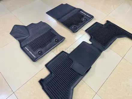 Полики резиновые (оригинал) Toyota L/C 300, Lexus LX600 за 59 500 тг. в Уральск – фото 2