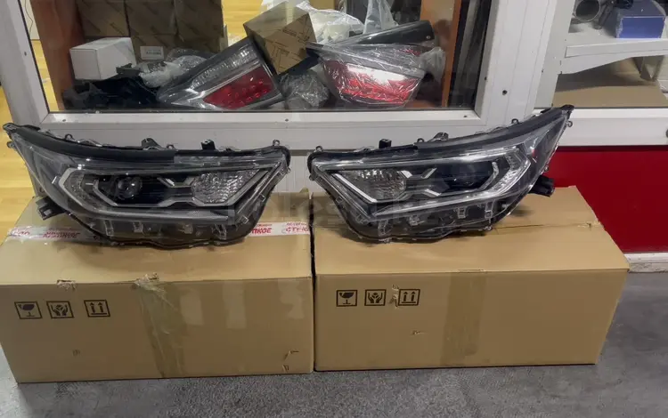 Rav4 Full Led фары от полной комплектации оригинал состояние новых фарүшін350 000 тг. в Алматы