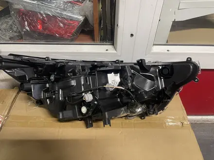 Rav4 Full Led фары от полной комплектации оригинал состояние новых фар за 350 000 тг. в Алматы – фото 10