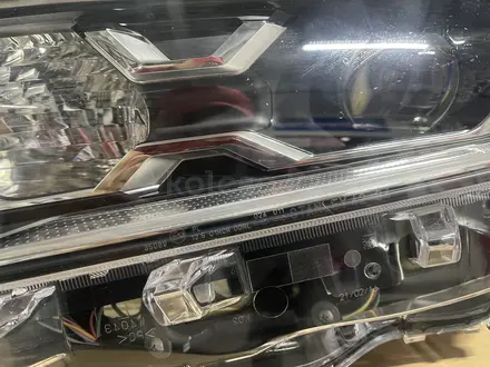 Rav4 Full Led фары от полной комплектации оригинал состояние новых фар за 350 000 тг. в Алматы – фото 5