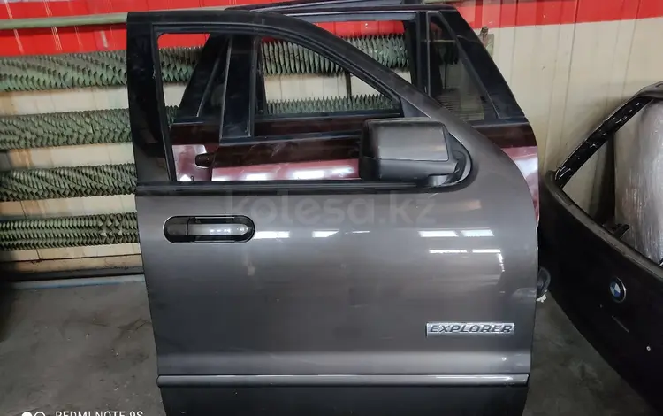 Дверь передняя правая Ford Explorer 4 за 6 400 тг. в Алматы