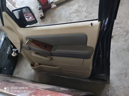 Дверь передняя правая Ford Explorer 4 за 6 400 тг. в Алматы – фото 2