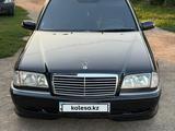 Mercedes-Benz C 240 1999 года за 3 300 000 тг. в Алматы