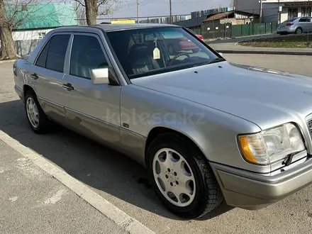 Mercedes-Benz E 280 1994 года за 4 000 000 тг. в Алматы – фото 2