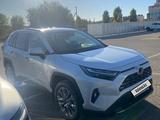 Toyota RAV4 2024 года за 19 990 000 тг. в Актобе