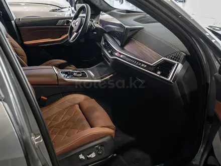 BMW X7 XDrive 40i 2026 года за 82 689 978 тг. в Астана – фото 8