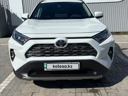 Toyota RAV4 2023 года за 15 600 000 тг. в Караганда