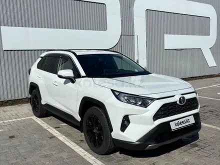 Toyota RAV4 2023 года за 15 600 000 тг. в Караганда – фото 2