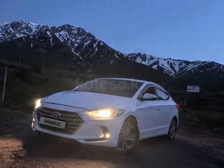Hyundai Elantra 2018 года за 7 000 000 тг. в Шымкент – фото 4