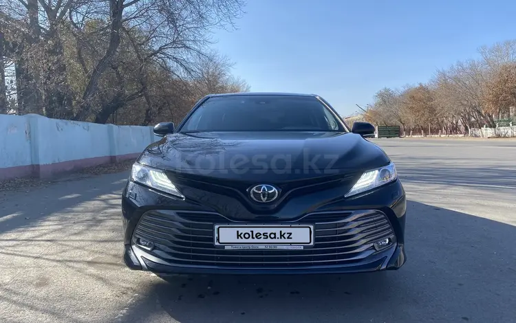 Toyota Camry 2018 года за 13 850 000 тг. в Астана