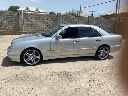 Mercedes-Benz E 320 1996 года за 2 500 000 тг. в Сарыагаш – фото 3