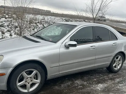 Mercedes-Benz C 240 2002 года за 2 600 000 тг. в Алматы