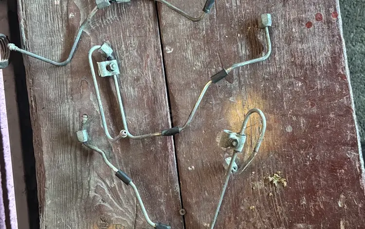 Топливные трубки на 4, 2 за 80 000 тг. в Алматы