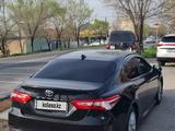 Toyota Camry 2019 года за 14 300 000 тг. в Шымкент – фото 3