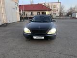 Mercedes-Benz S 320 1999 годаүшін4 200 000 тг. в Астана – фото 2