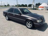 Mercedes-Benz E 220 1994 годаүшін2 300 000 тг. в Тараз