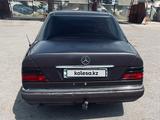 Mercedes-Benz E 220 1994 года за 2 300 000 тг. в Тараз – фото 5