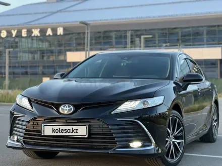 Toyota Camry 2023 года за 17 700 000 тг. в Шымкент