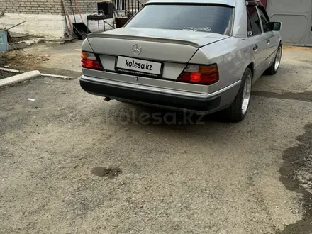 Mercedes-Benz E 230 1992 года за 2 300 000 тг. в Костанай – фото 5