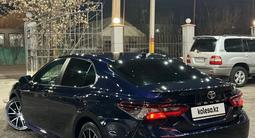 Toyota Camry 2021 года за 13 000 000 тг. в Тараз – фото 3