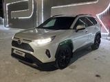 Toyota RAV4 2023 годаfor18 500 000 тг. в Караганда