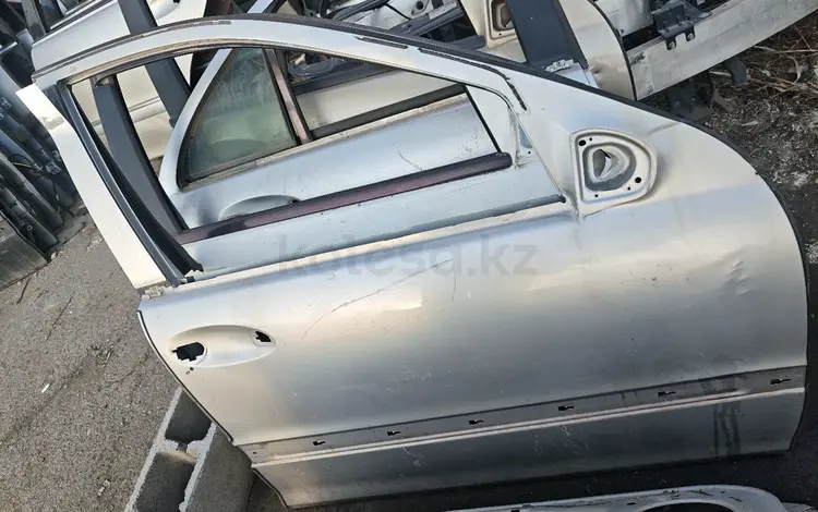 Дверь на мерседес универсал 203 за 24 999 тг. в Алматы