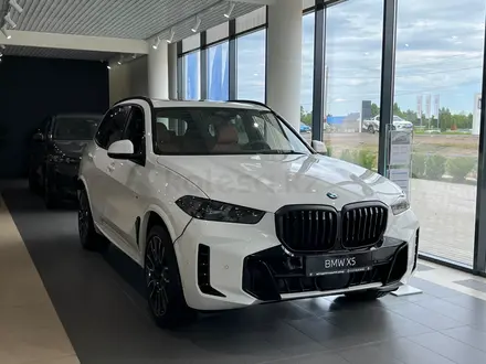 BMW X5 XDrive 40i 2024 года за 63 330 000 тг. в Актобе