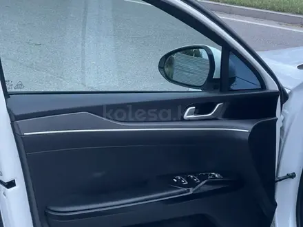 Kia K5 2020 года за 8 600 000 тг. в Алматы – фото 10