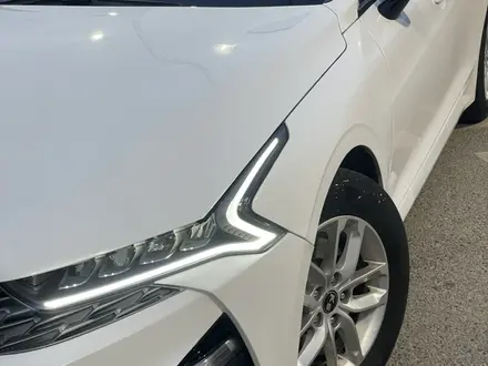 Kia K5 2020 года за 8 600 000 тг. в Алматы – фото 3