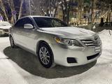 Toyota Camry 2011 года за 5 400 000 тг. в Уральск – фото 2