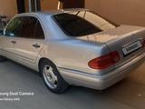 Mercedes-Benz E 230 1996 года за 2 700 000 тг. в Ленгер – фото 3