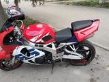Honda  CBR 919RR Fireblade 2000 года за 2 500 000 тг. в Риддер – фото 2