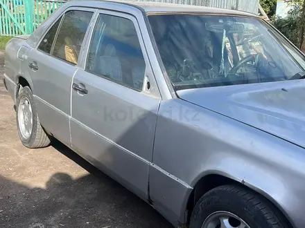 Mercedes-Benz E 230 1992 года за 1 200 000 тг. в Астана – фото 3