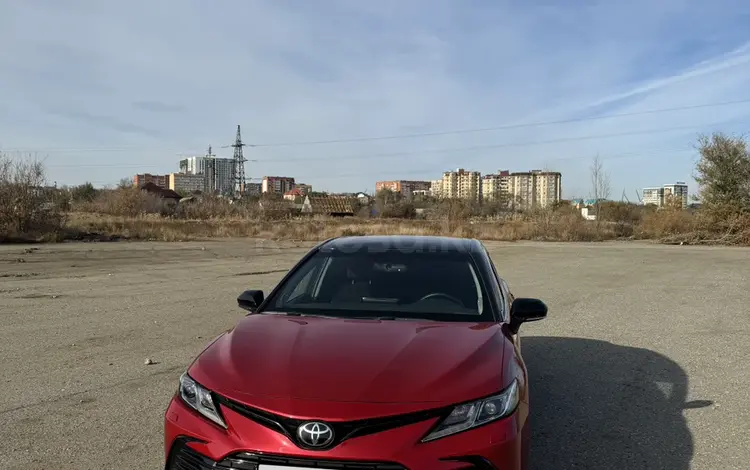 Toyota Camry 2021 года за 17 300 000 тг. в Костанай